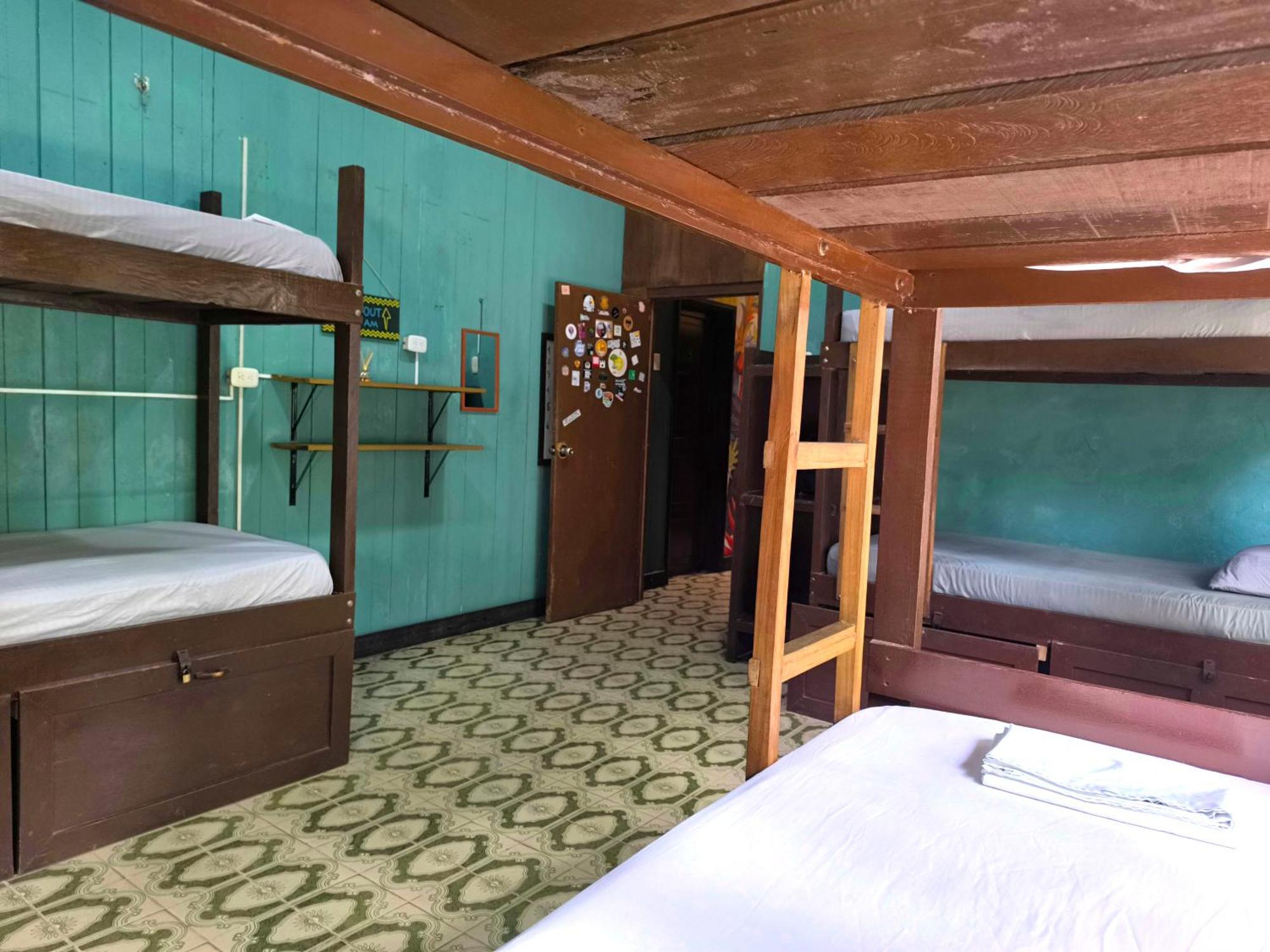 Hostel Casa De Las Palmas Tours เลติเซีย ภายนอก รูปภาพ