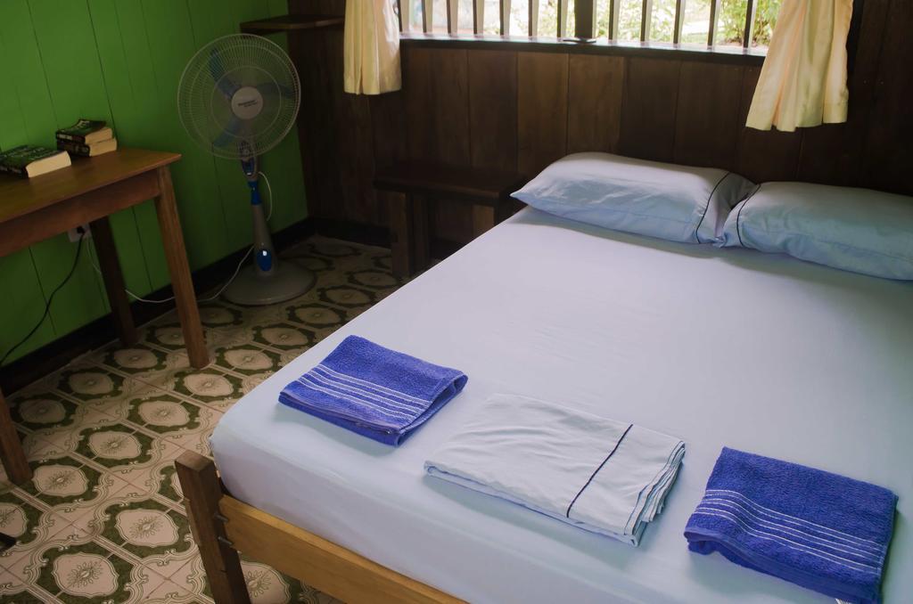 Hostel Casa De Las Palmas Tours เลติเซีย ห้อง รูปภาพ